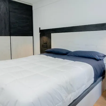 Modern & Cozy Flat With Tennis Court Apartamento